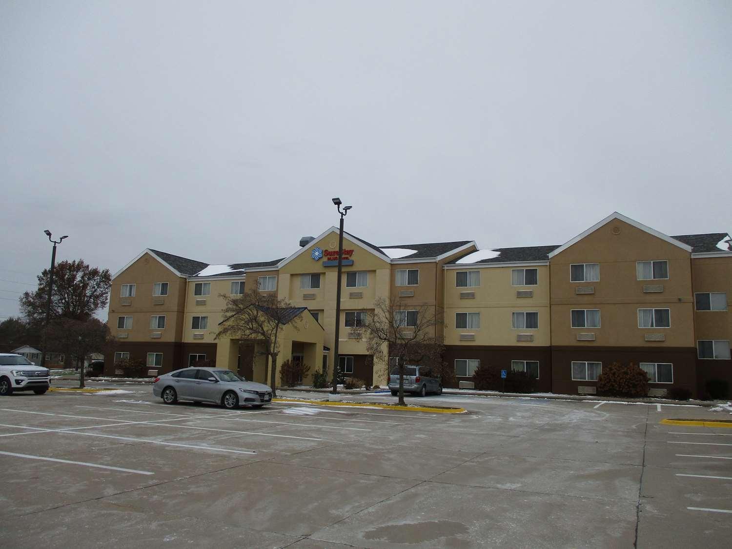 Best Western Ottumwa Inn & Suites Exterior photo