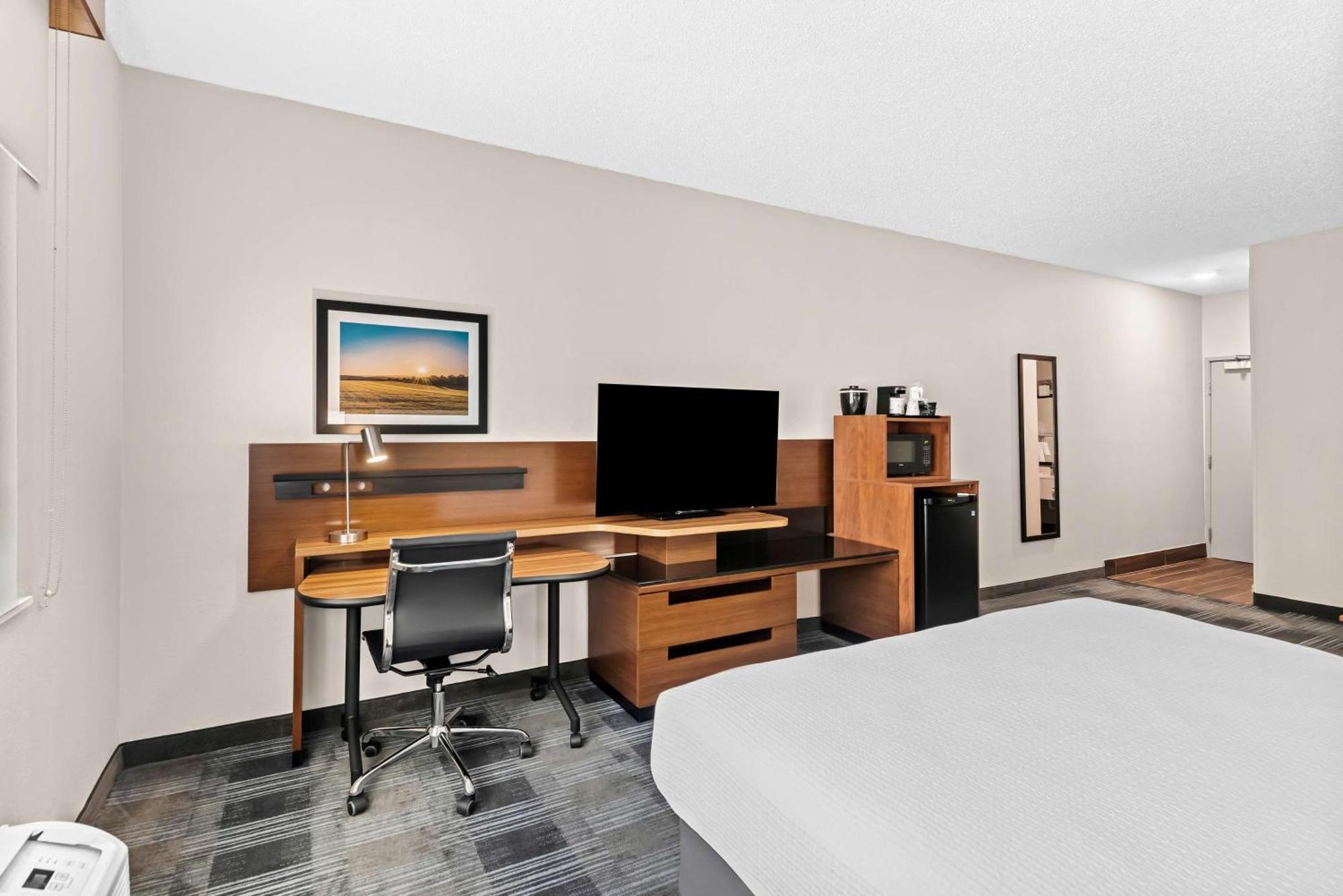 Best Western Ottumwa Inn & Suites Exterior photo
