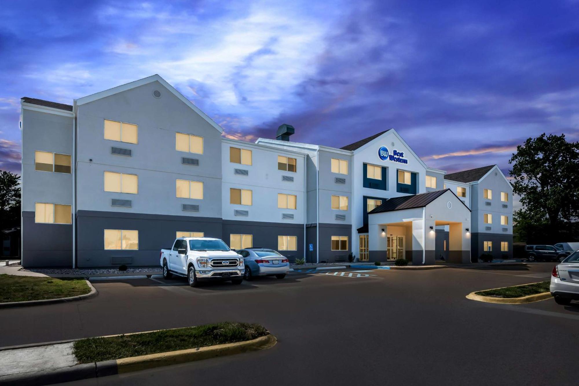 Best Western Ottumwa Inn & Suites Exterior photo
